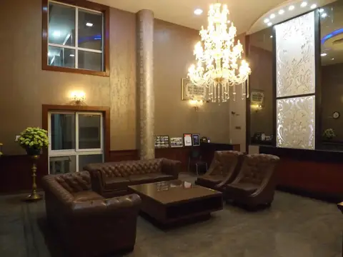 The Majestic Crown — фото 1