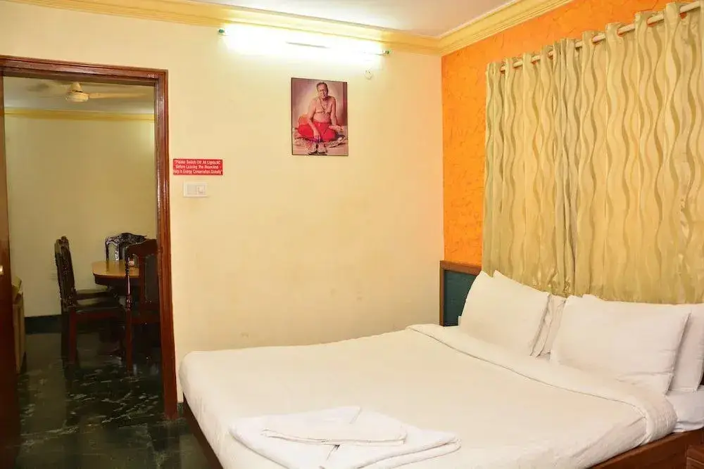 Ширди: Hotel Sai Sahavas