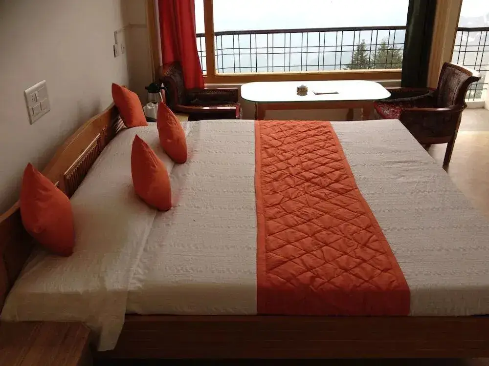Мунсьяри: Milam Inn