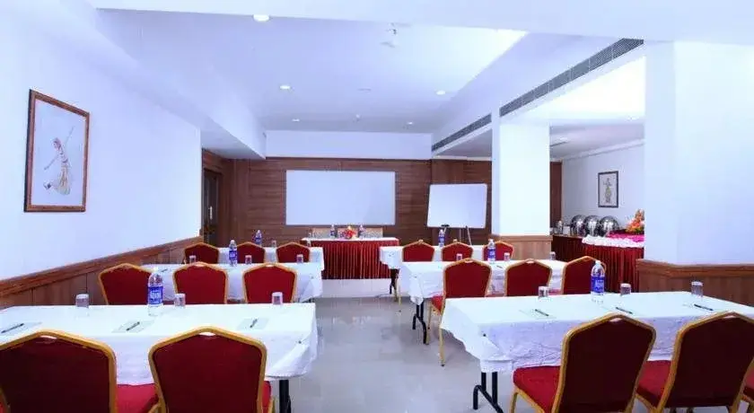 Триссур: Hotel Pooram International