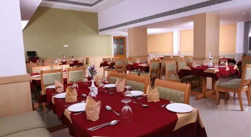 Триссур: Hotel Pooram International