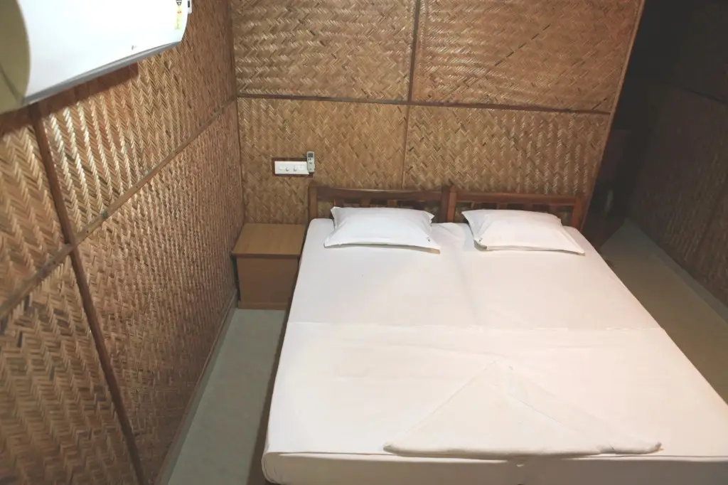 Savithri Inn Bamboo Cottages & Resorts — фото 1