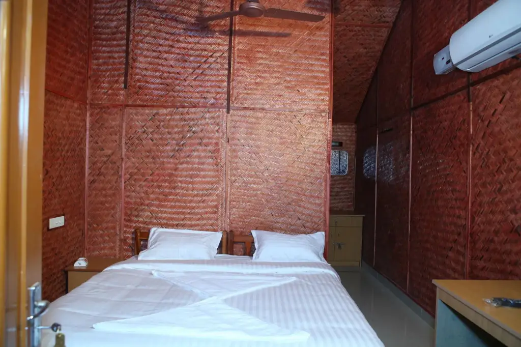 Варкала: Savithri Inn Bamboo Cottages & Resorts