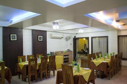 Каттак: Hotel Seetal