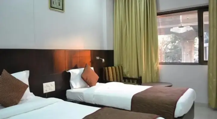 Мумбаи: The Ontime Hotel