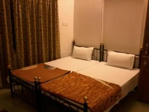 Hotel Ishwar Palace — фото 1