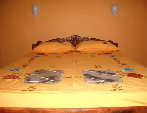 Мандрем: Avalon Inn