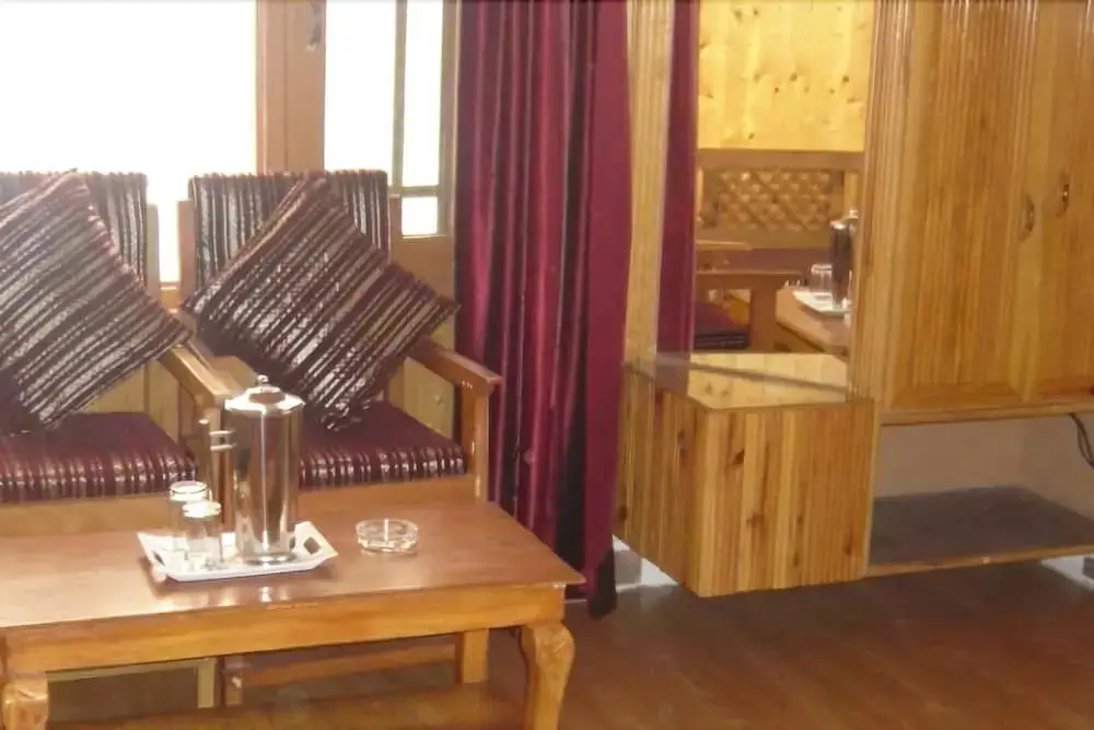 Шринагар: Hotel Akbar Inn