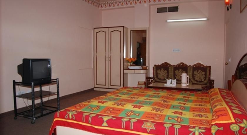Hotel Surbhi Palace — фото 1
