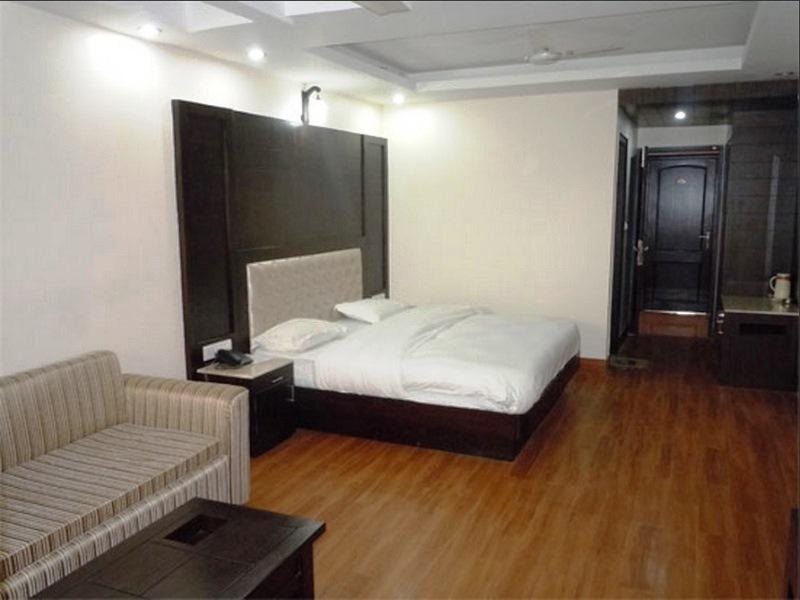 Hotel Basera — фото 1