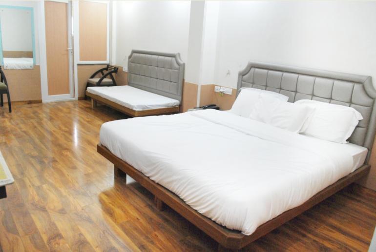 Лакхнау: Hotel Saubhagyam Residency