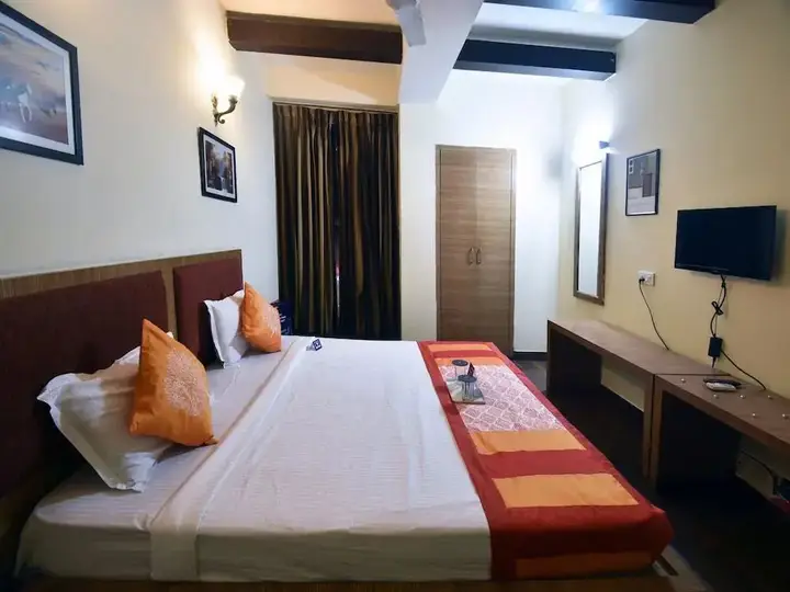 Дехрадун: Moti Mahal Hotel and Restaurant