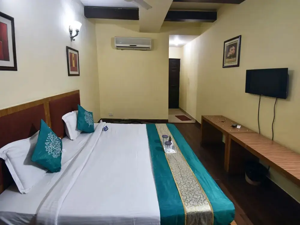 Дехрадун: Moti Mahal Hotel and Restaurant