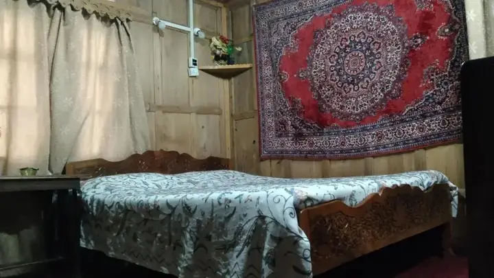Шринагар: Houseboat Pride of India