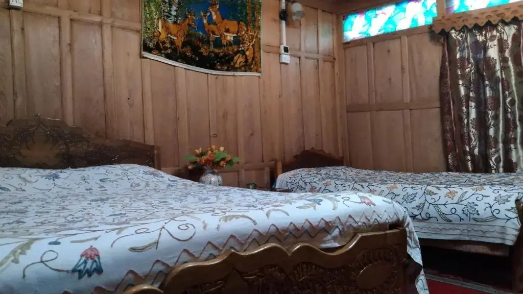 Шринагар: Houseboat Pride of India