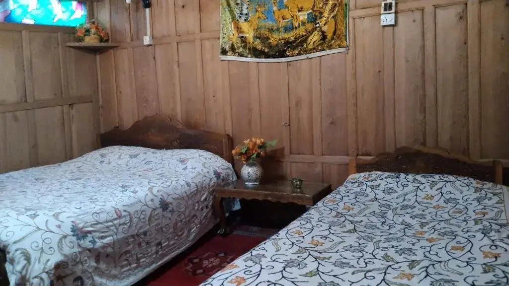 Шринагар: Houseboat Pride of India
