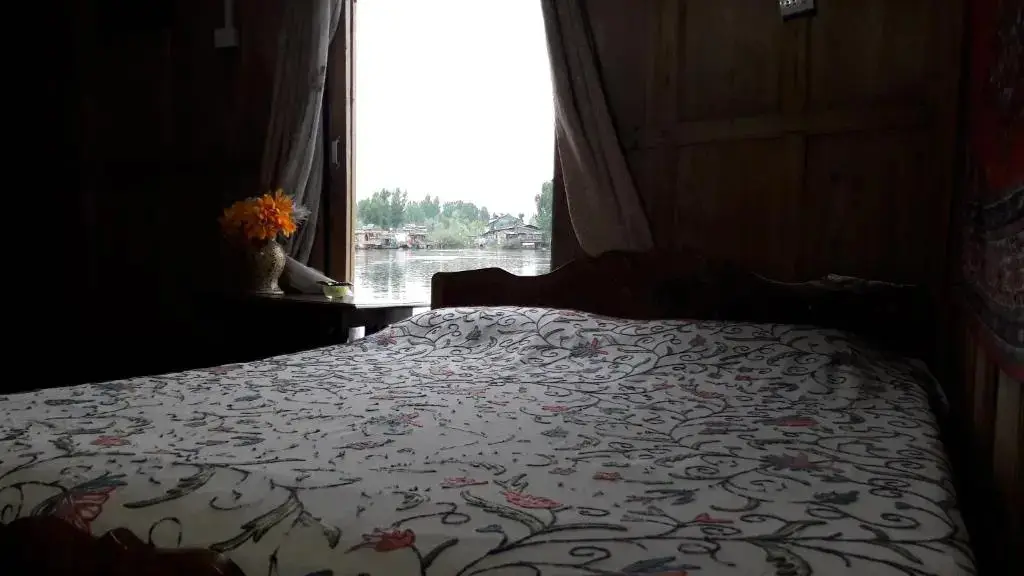 Шринагар: Houseboat Pride of India
