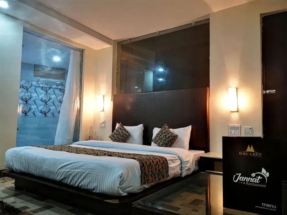 Надди: Dal Lake Resort