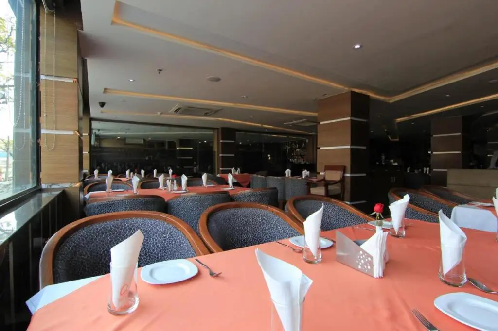 Колката: Hotel O2 Oxygen