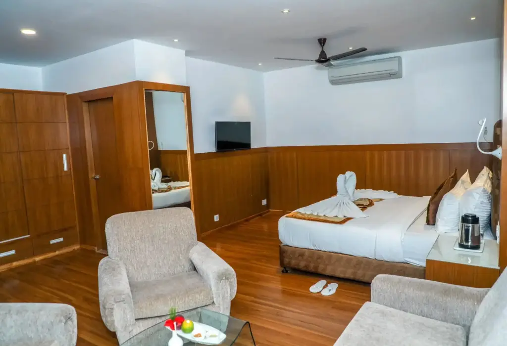 Кангра: Asia Spa Resort Mcleodganj, Dharamshala Centrally Air Conditioned With Heated Swimming Pool