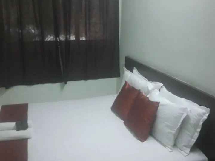 Мумбаи: OYO Rana Residency Near Western Express Highway Metro Station