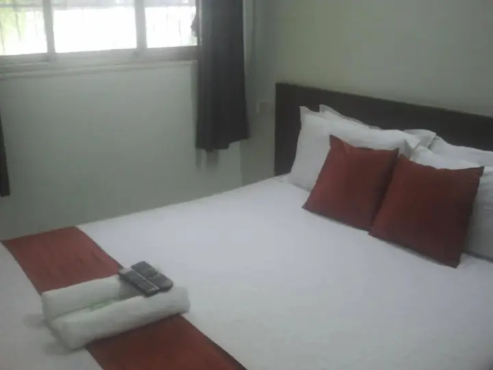 Мумбаи: OYO Rana Residency Near Western Express Highway Metro Station
