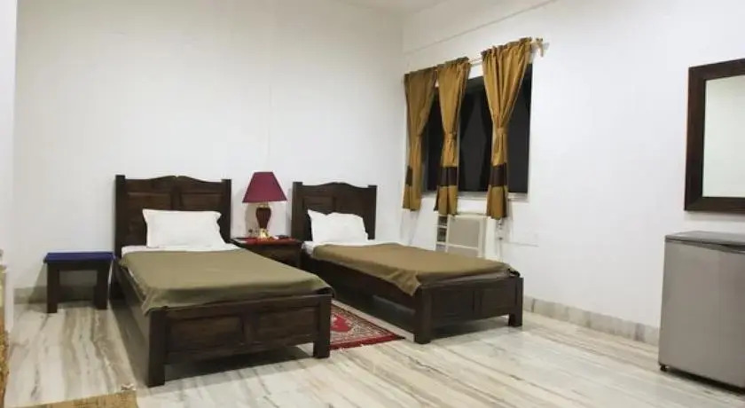 Колката: Dimensions - Ho Chi Minh Sarani, Kolkata