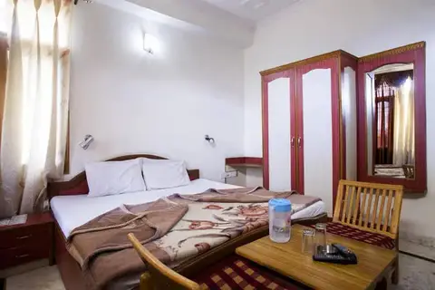 Swastik Inn — фото 1