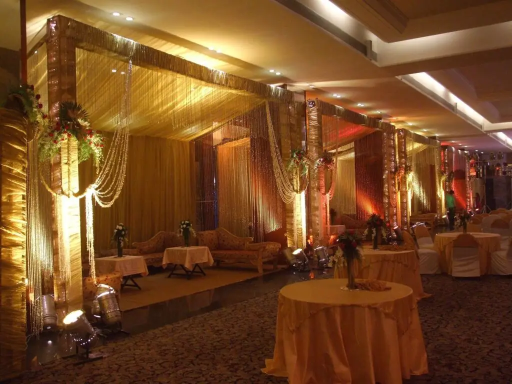 Нагпур: Hotel Centre Point