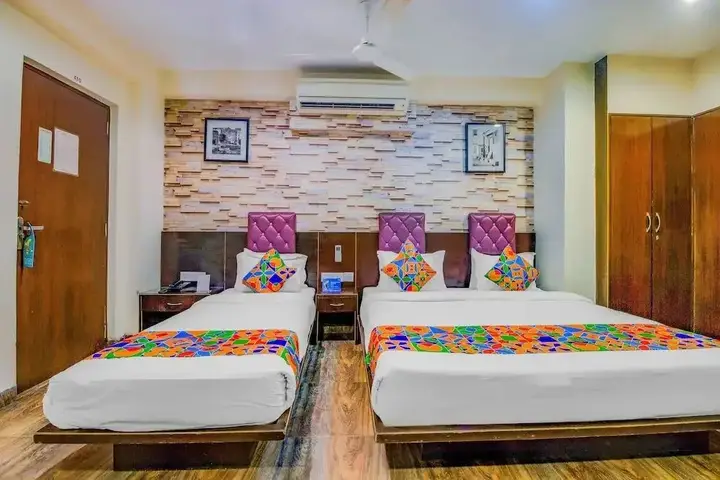 Колката: Hotel N S International