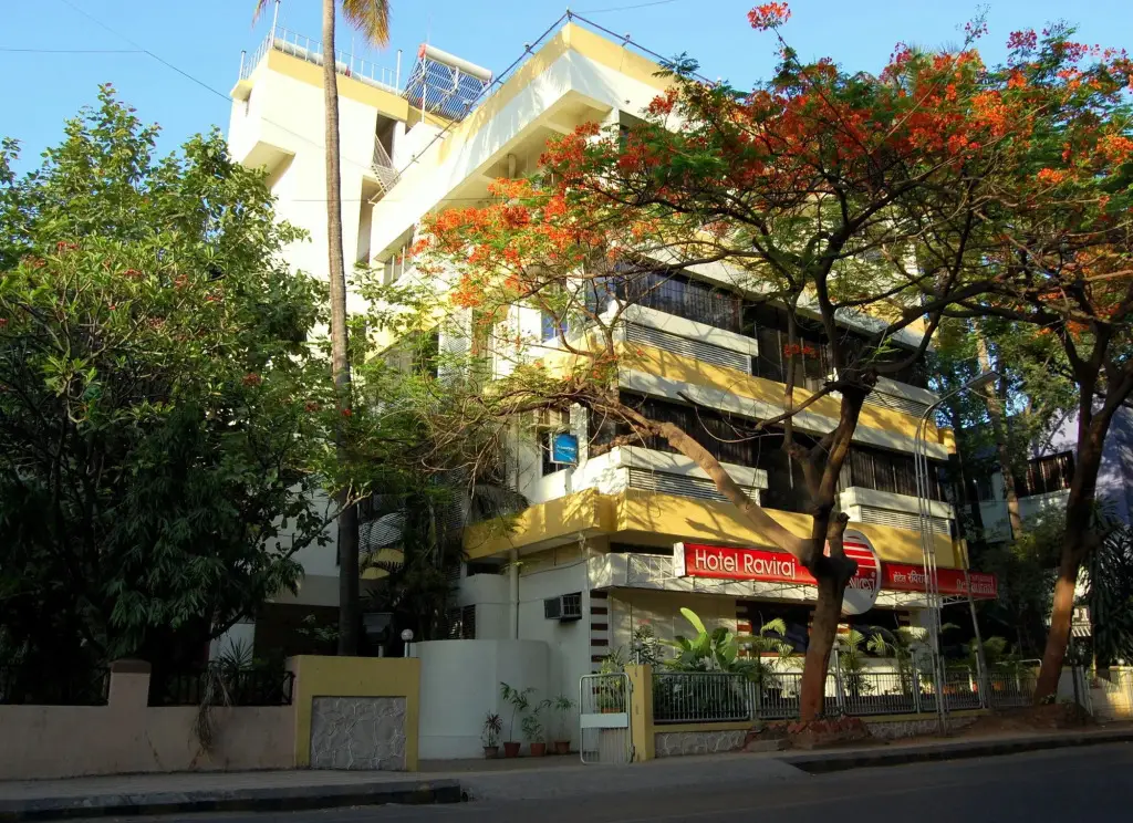 Hotel Raviraj — фото 1