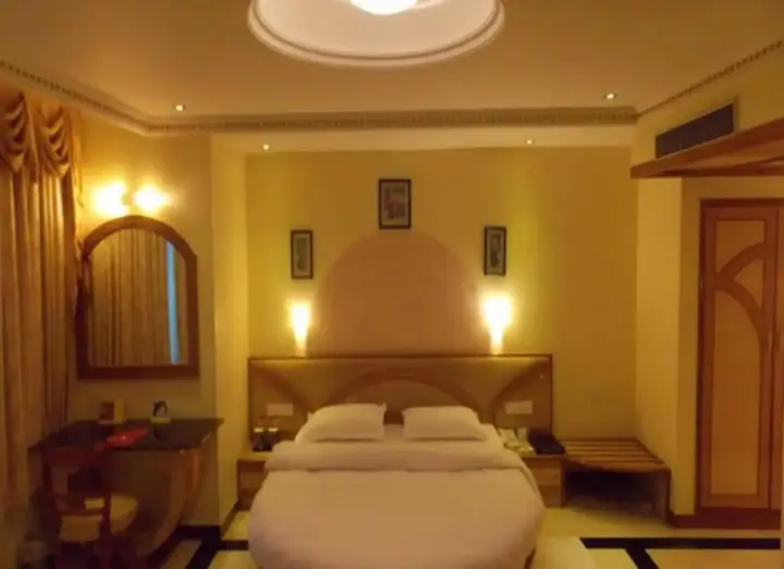Сурат: Lords Plaza, Surat