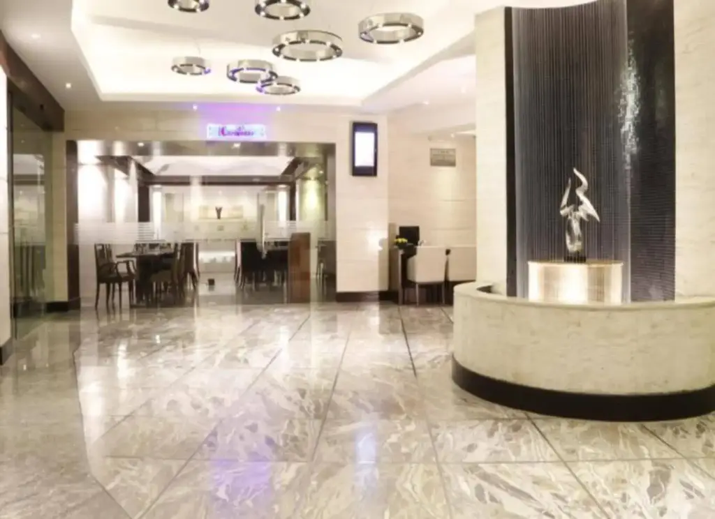 Сурат: Lords Plaza, Surat