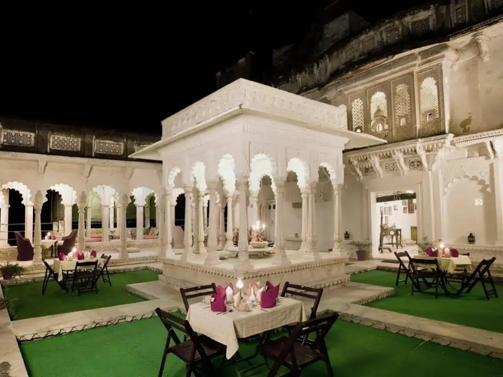 Садри: Hotel Ghanerao Castle Ranakpur