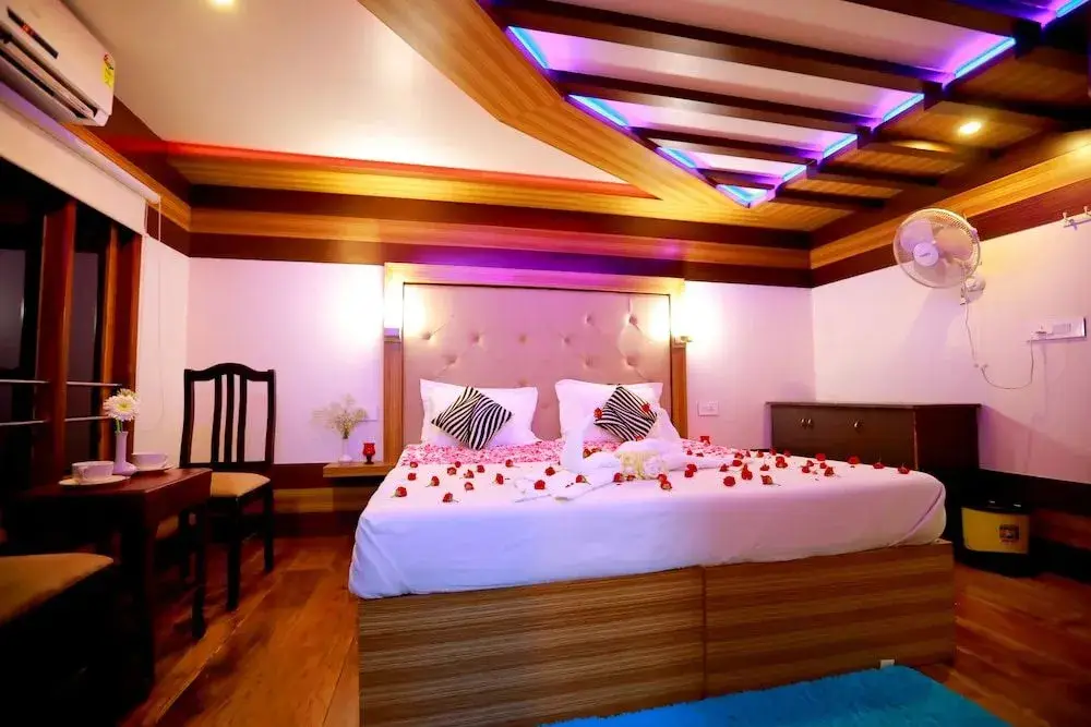 Аллеппи: Kerala Luxury House Boat