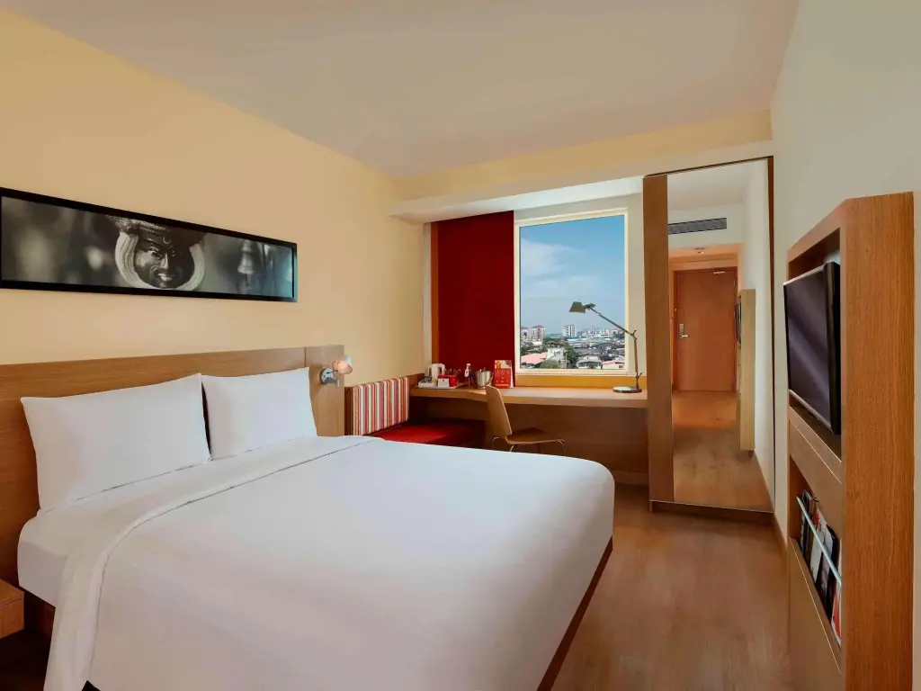 Нью-Дели: ibis New Delhi Aerocity Hotel