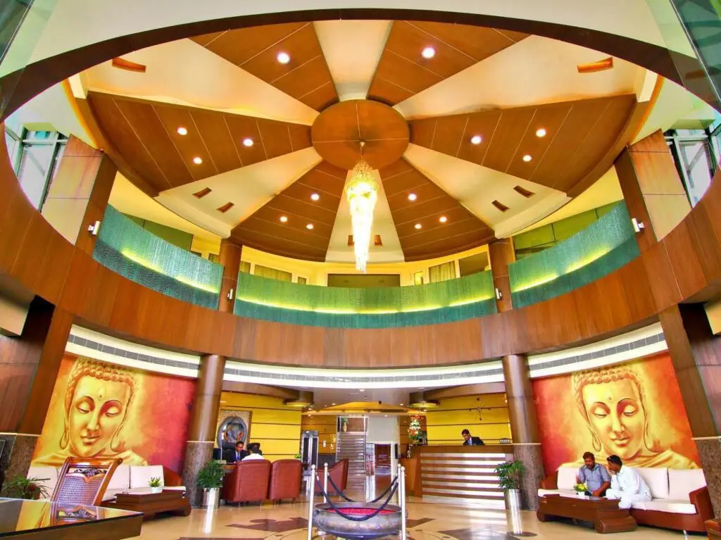 Hotel Dayal Paradise — фото 1