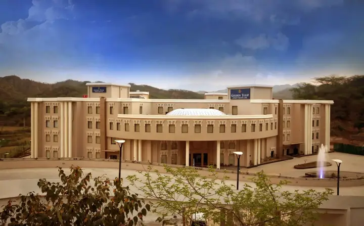 Панчкула: Golden Tulip Chandigarh, Panchkula