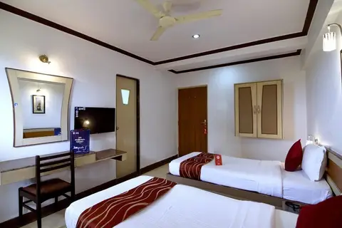 Om Shiv Hotel by Oyo Rooms — фото 1