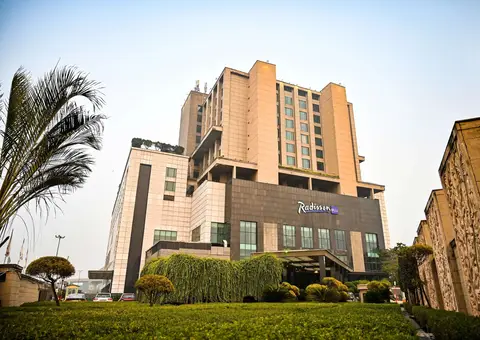 Radisson Blu Hotel New Delhi Paschim Vihar — фото 1