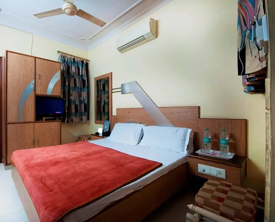 Нью-Дели: Hotel Tourist Lodge