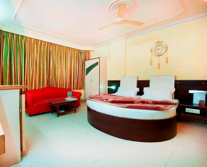Нью-Дели: Hotel Tourist Lodge