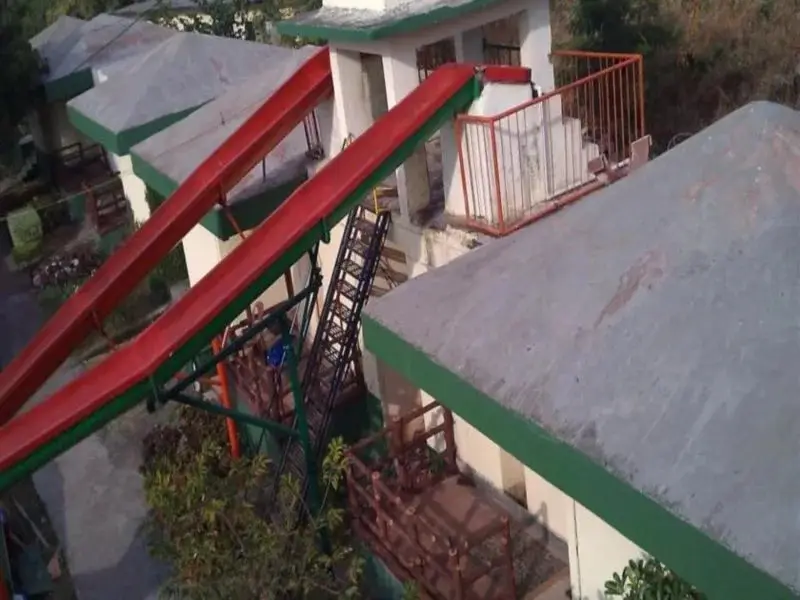Уттан: Pali Beach Resort