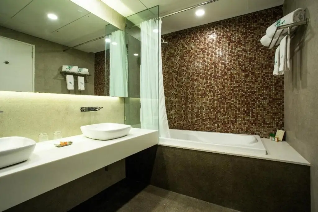 Мумбаи: The Fern Residency Chembur, Mumbai, Series by Marriott