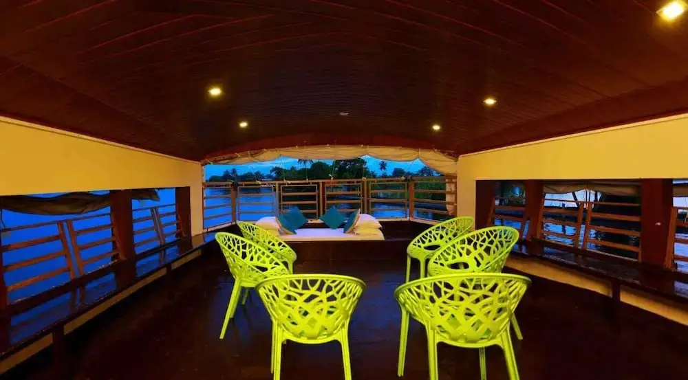 Аллеппи: Double Decker Houseboat
