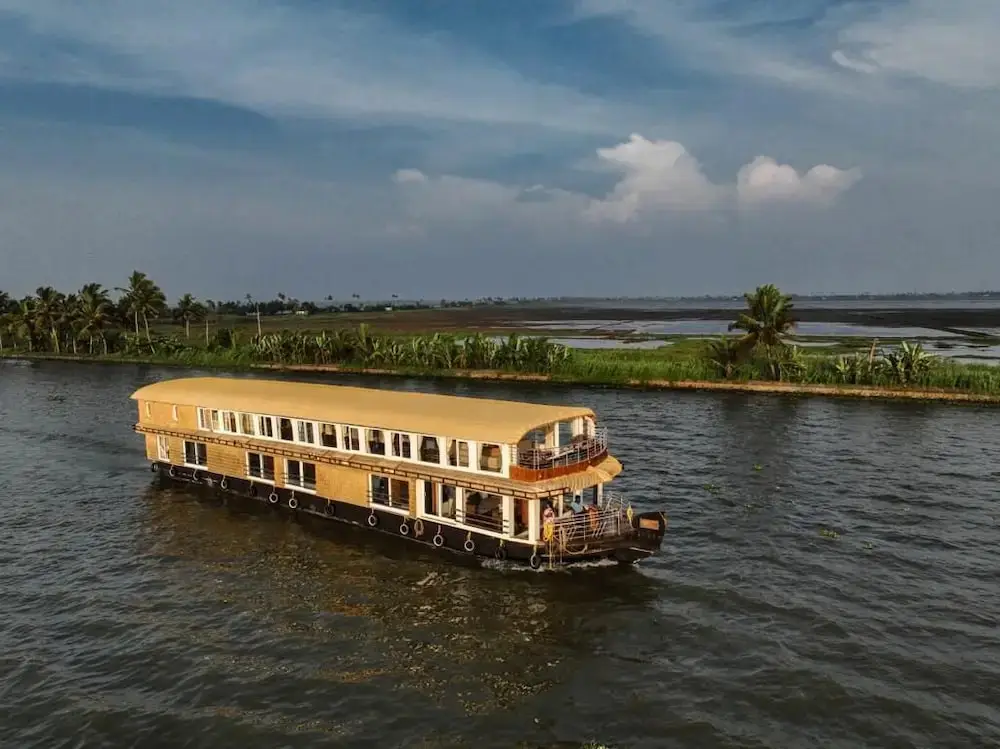 Аллеппи: Double Decker Houseboat