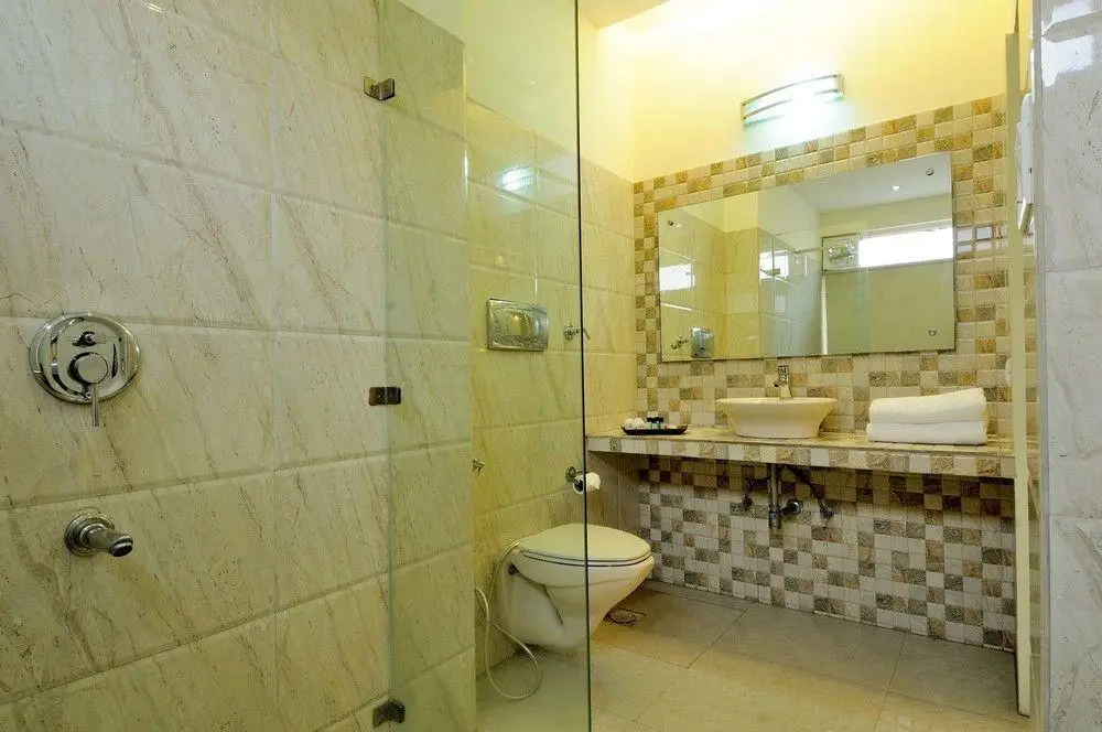 Нью-Дели: Raja Hotel