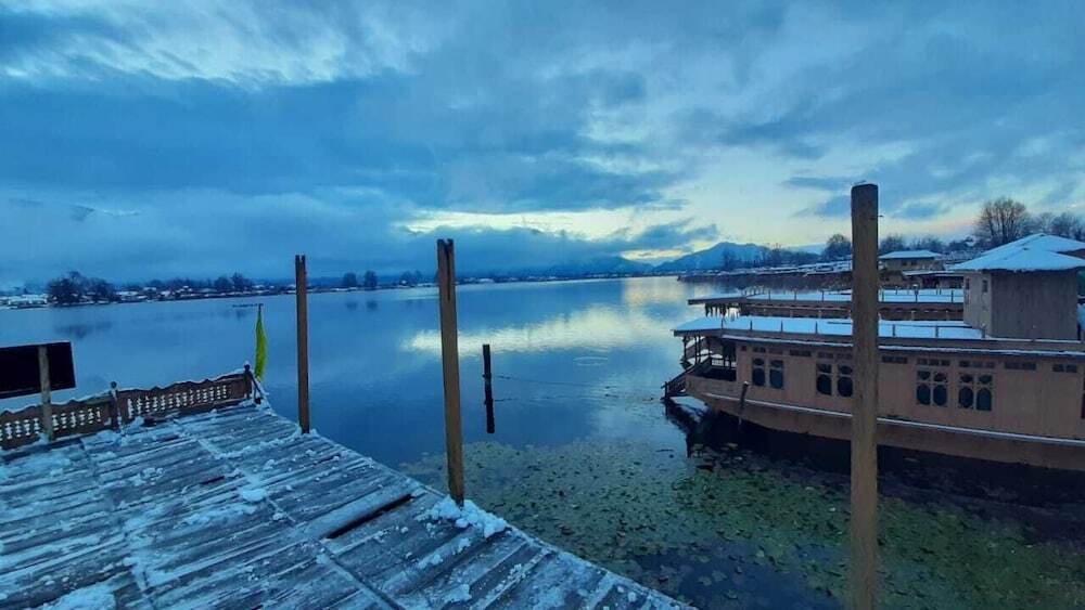 Шринагар: New kolohai Group of Houseboats