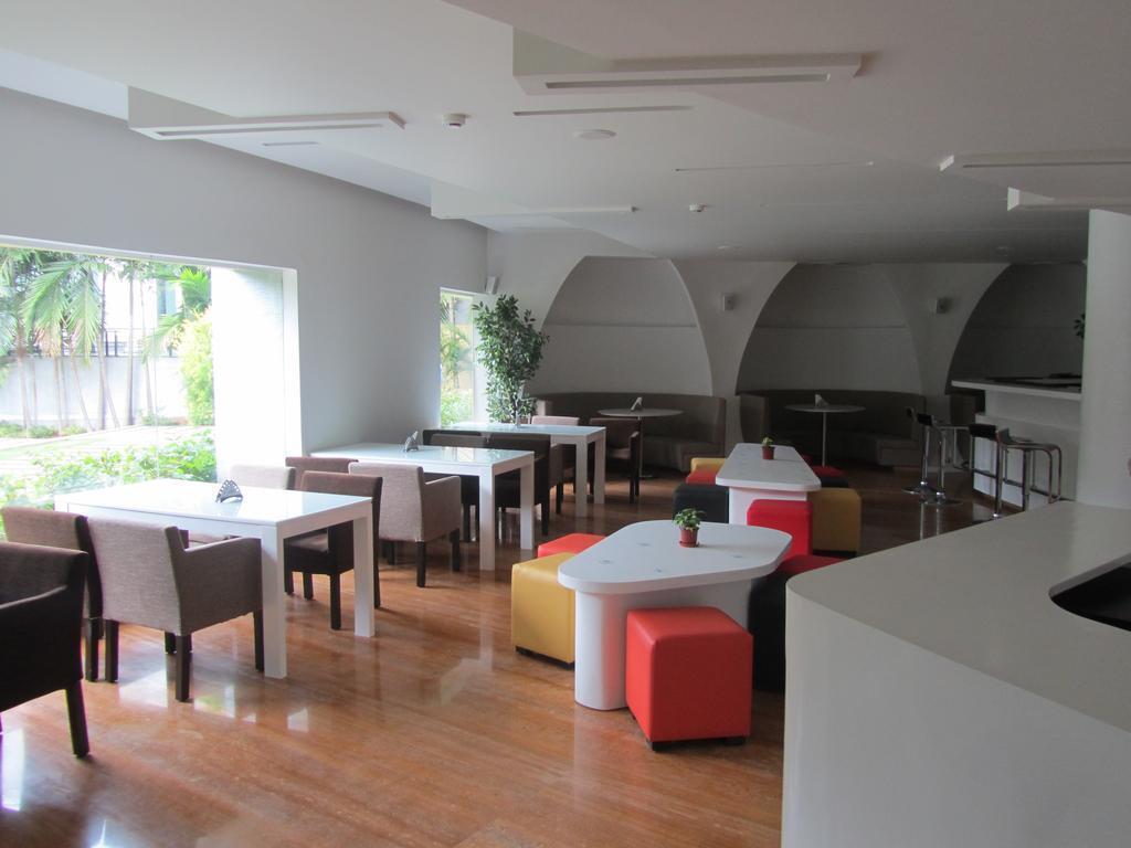 Бангалор: Zip by Spree Hotel at Woodrose Club