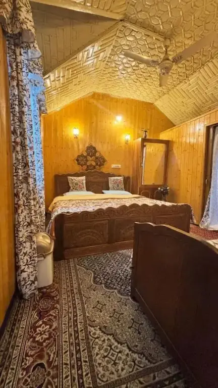 Шринагар: Golden Hopes Group Of Houseboats
